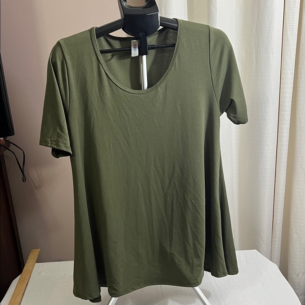 LuLaRoe Forest Green Short Sleeve Top